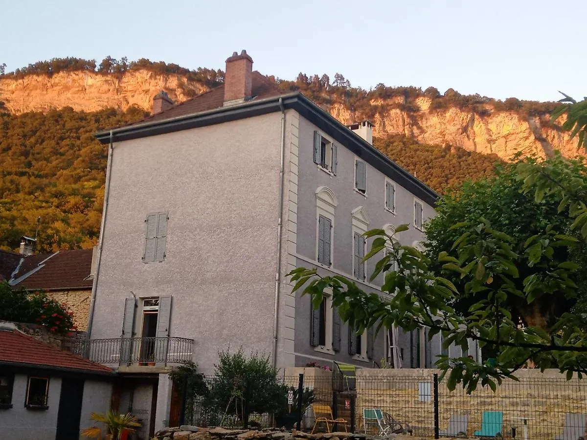 Hotel A deux pas du Rheby à Villebois 3*,